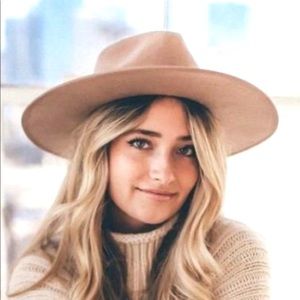 NWT Olive & Pique wide brim tan wool hat